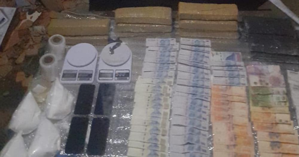 Vendiacutean droga y estaban armados- 17 allanamientos y 12 detenidos