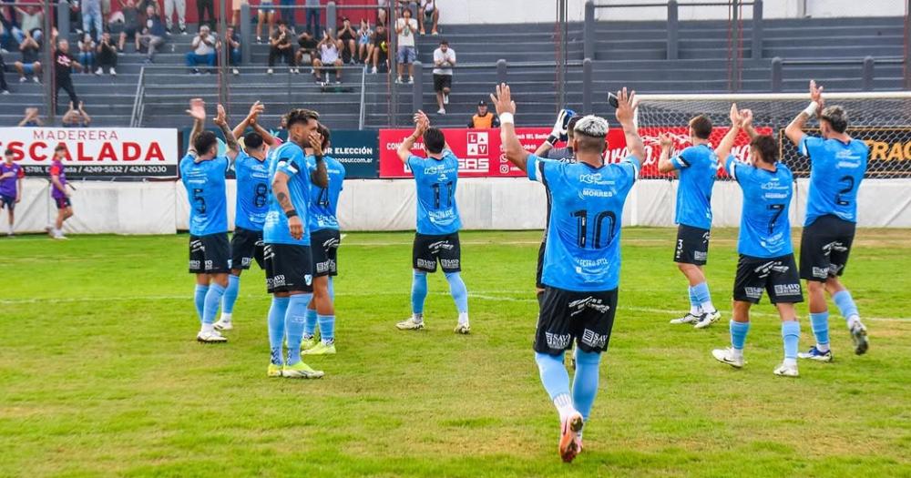 Temperley saluda a sus allegados en Escalada