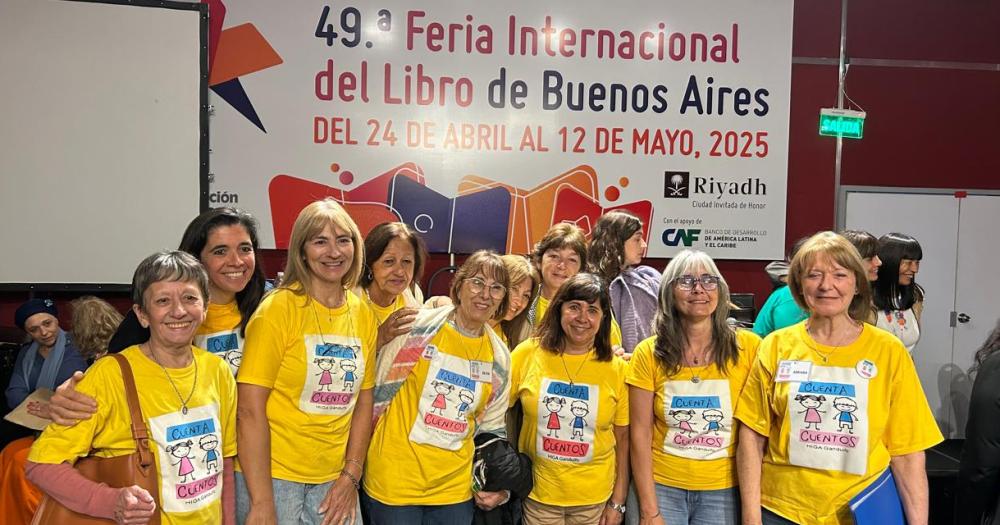 Molina estuvo acompañada por parte de las narradoras del hospital