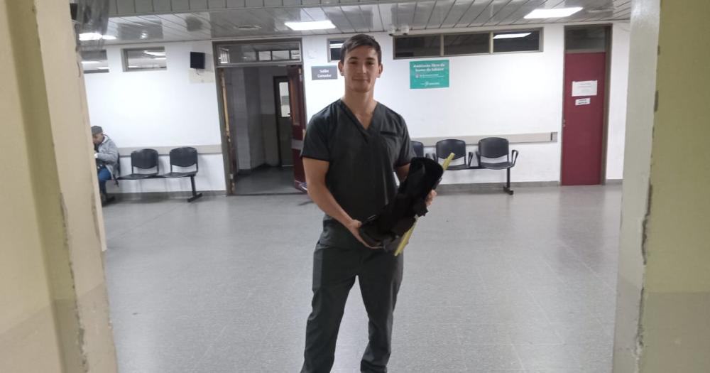 Alejandro trabaja en el Hospital Gandulfo donde atiende a decenas de personas a diario