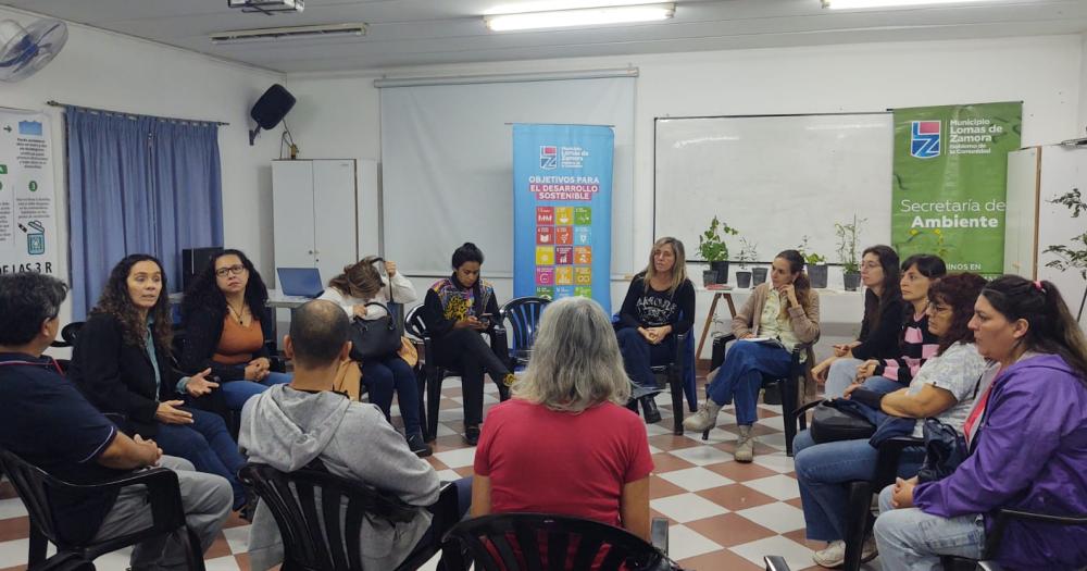 Representantes de ocho viveros participaron de un encuentro en Emajea