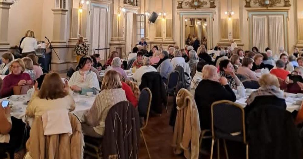 Cada año se llena el salón dorado de la Sociedad Italiana para ayudar a que Lalcec siga cumpliendo su tarea
