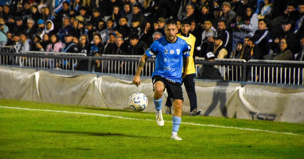Fernando Brandn hizo un golazo para Temperley no alcanzó para ganar y el equipo se fue silbado por sus hinchas