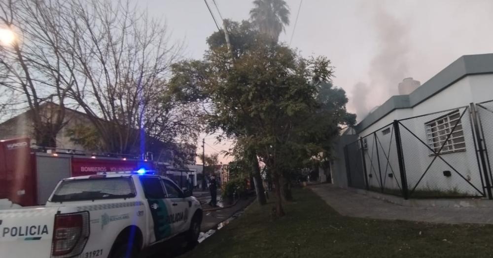 Bomberos Emergencias Lomas y la Policía trabajaron en el lugar
