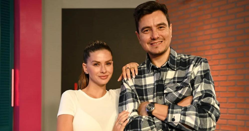 La China Surez con el periodista Gustavo Méndez