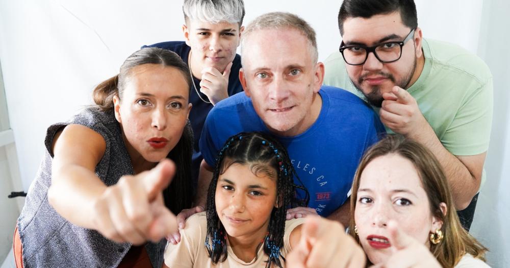 El equipo de Ms que Palabras- el programa que conduce Castillo