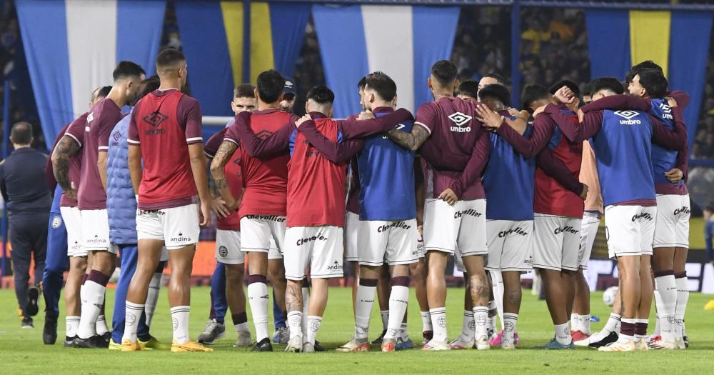 Un defensor tiene que regresar a Lanús