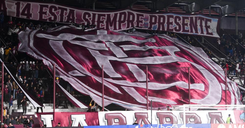 La hinchada de Lanús en La Fortaleza