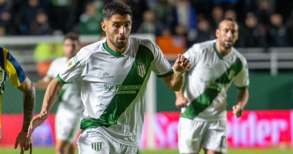 Juan Álvarez disputó 179 partidos con la camiseta de Banfield