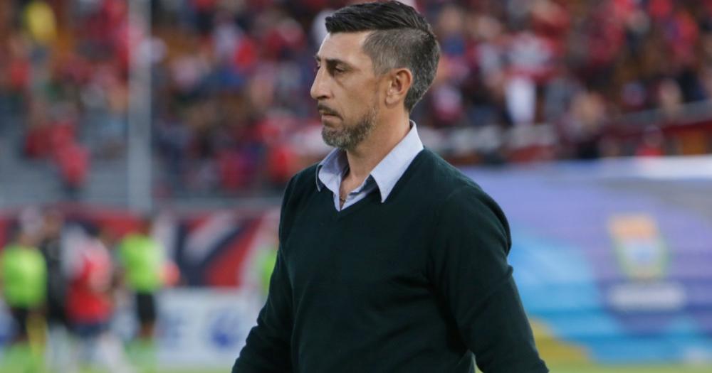 Cristian Díaz se encuentra dirigiendo en Paraguay pero no olvida al club de Lomas de Zamora