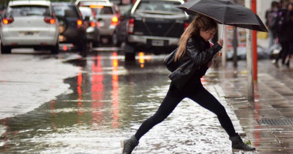 Ms de mil evacuados y continúa el alerta en provincia de Buenos Aires