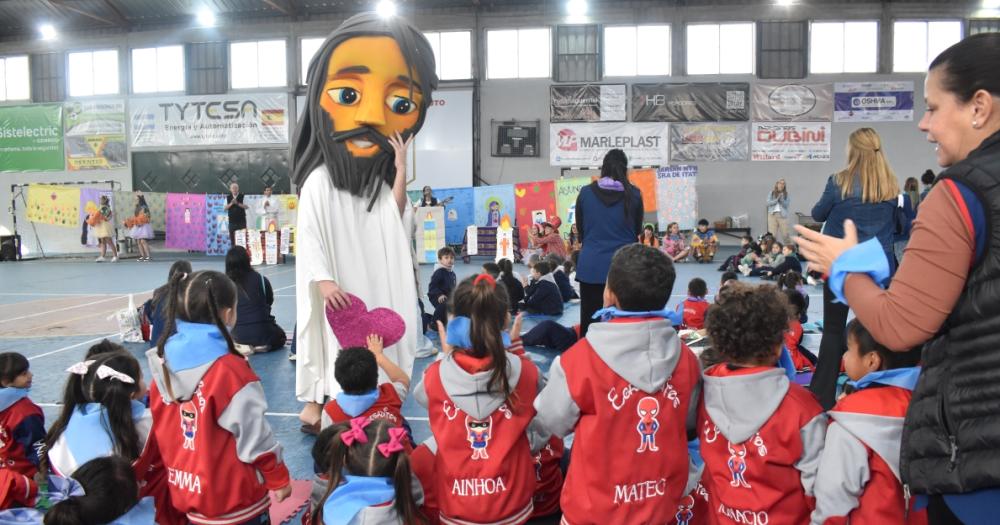 Del encuentro participaron 16 escuelas de la Diócesis de Lomas