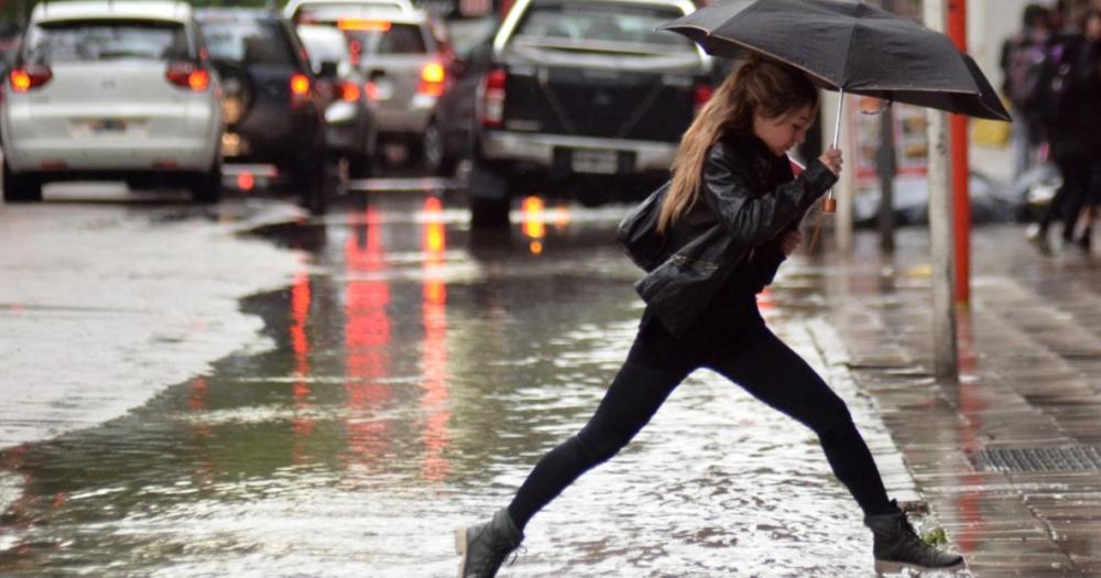 Ms de mil evacuados y continúa el alerta en provincia de Buenos Aires