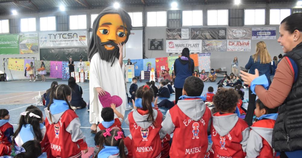 Del encuentro participaron 16 escuelas de la Diócesis de Lomas