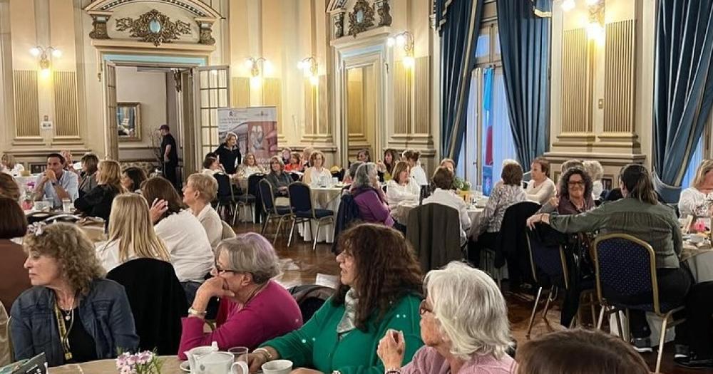 Participaron 120 personas del té solidario que se realizó en el Salón Dorado de la Sociedad Italiana