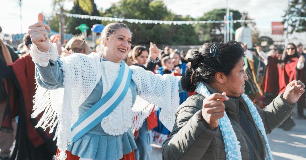 El 25 de Mayo en Lomas seraacute con Los Manseros Santiaguentildeos y el Super Quinteto