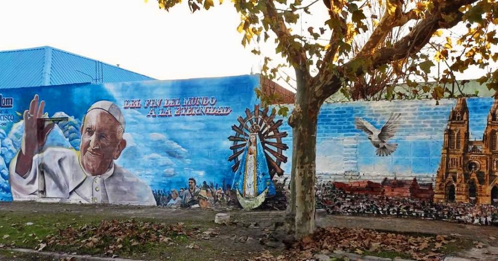El Papa Francisco quedoacute inmortalizado en otra pared de Lomas de Zamora