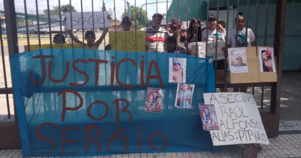 Nueva marcha de la familia de Sergio Avalos