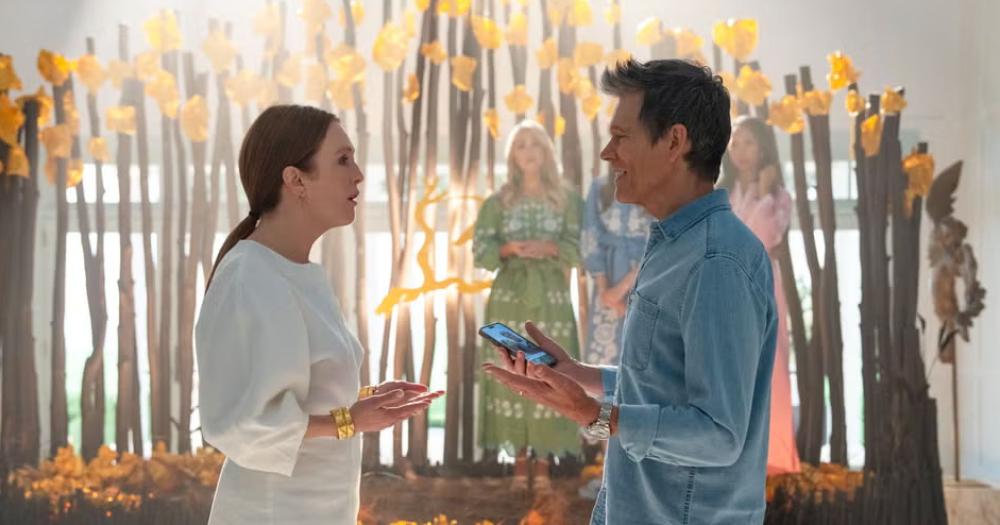  Julianne Moore y Kevin Bacon en escena