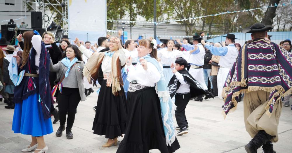 Festejo popular desde el mediodía