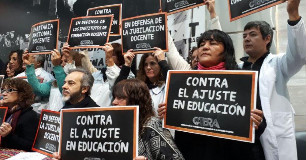 La educacioacuten tiene el presupuesto maacutes bajo en 25 antildeos  
