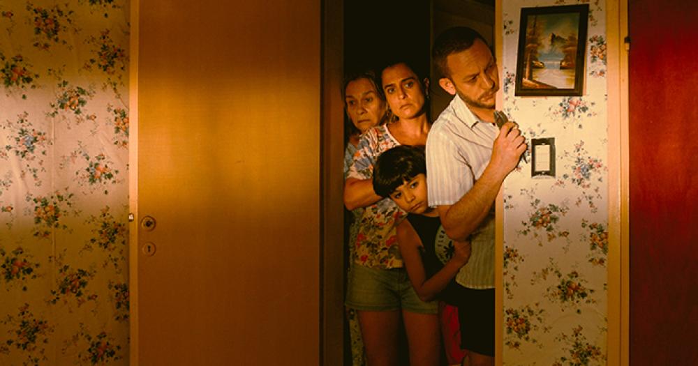 Una escena de Una casa con dos perros