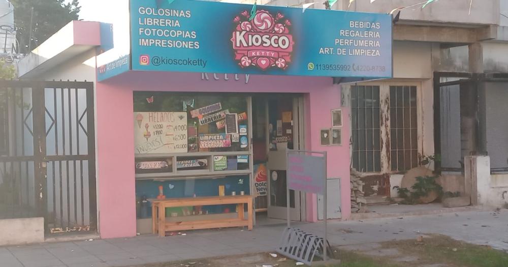 El comercio atiende a los vecinos desde 1975