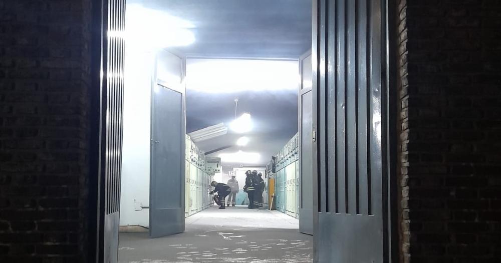 Susto de madrugada en Lomas- se incendioacute una subestacioacuten de Edesur