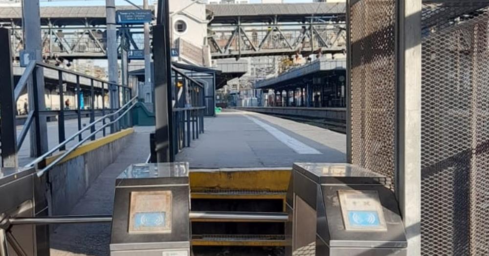 Los trenes dejaron de parar en la estación de Lomas