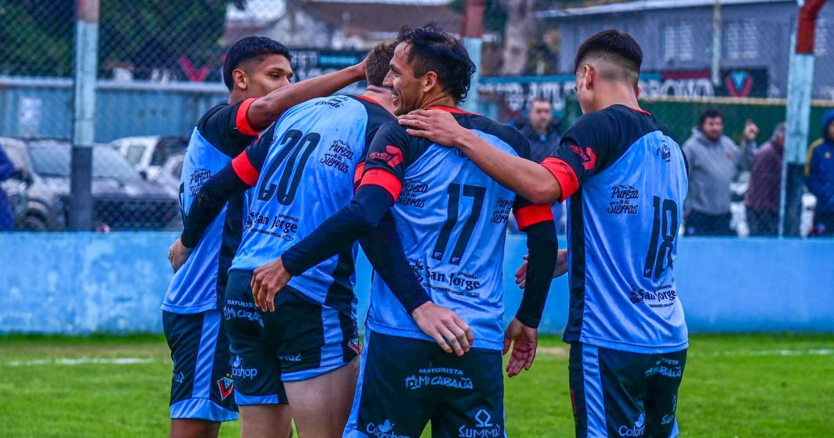 El Tricolor ganó goleó y gustó en el Arandilla y sueña con el campeonato