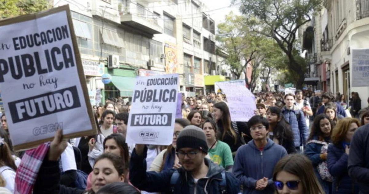 Docentes universitarios anunciaron un nuevo paro de 48 horas