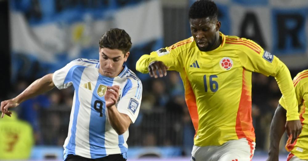 Argentina se hizo fuerte con uno menos y rescatoacute un punto ante Colombia