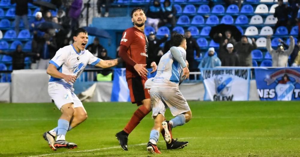 Así festejó Brand?n lesionado su primer gol