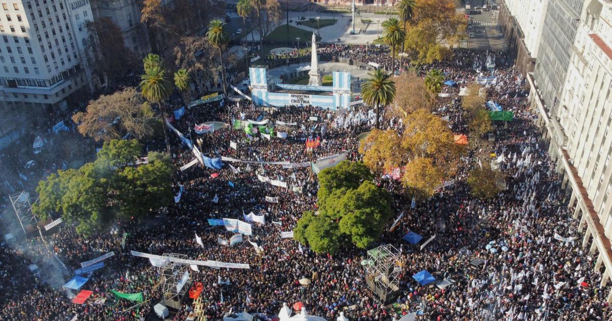 La Plaza de Mayo desbordada en apoyo a Cristina 