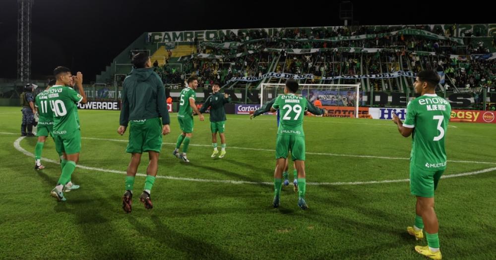 Banfield eliminó a Villa Mitre en Florencio Varela