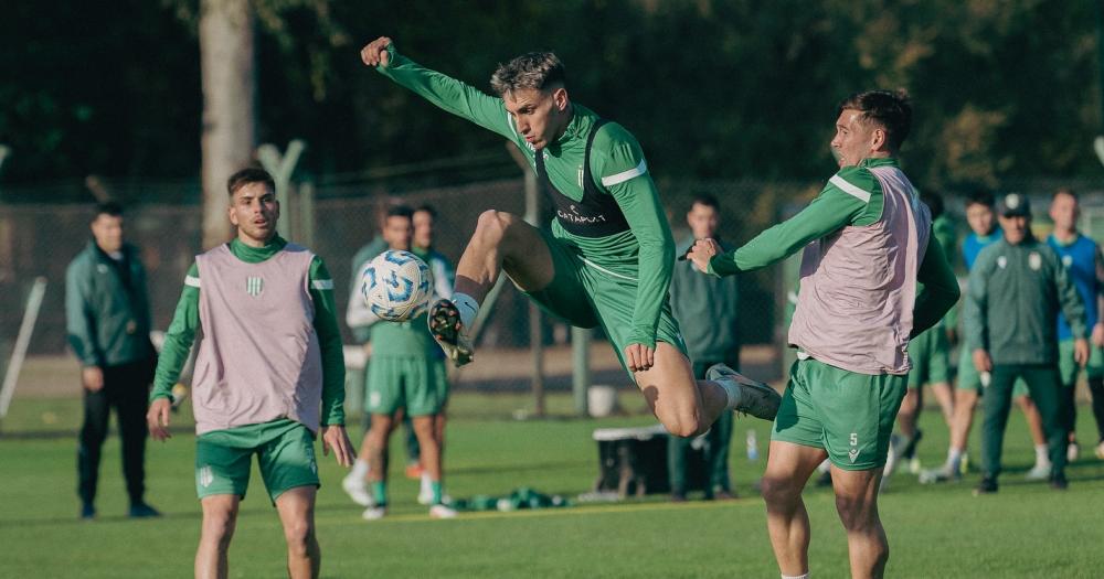 Auzmendi primer refuerzo de Banfield