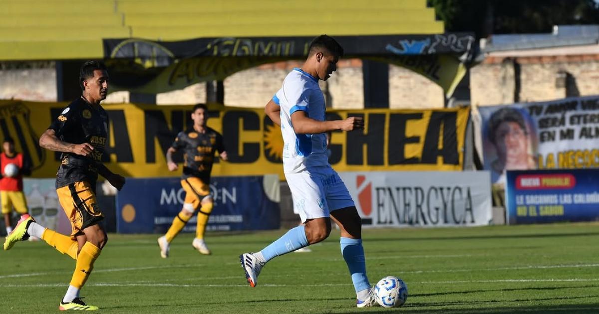  Bruno Duarte sale desde el fondo