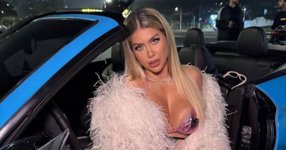 Wanda Nara cerca de un futbolista