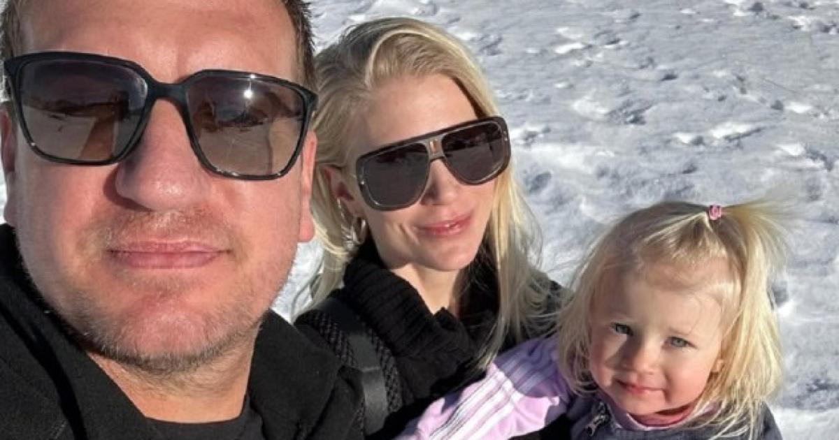 Maxi López su esposa y su hija