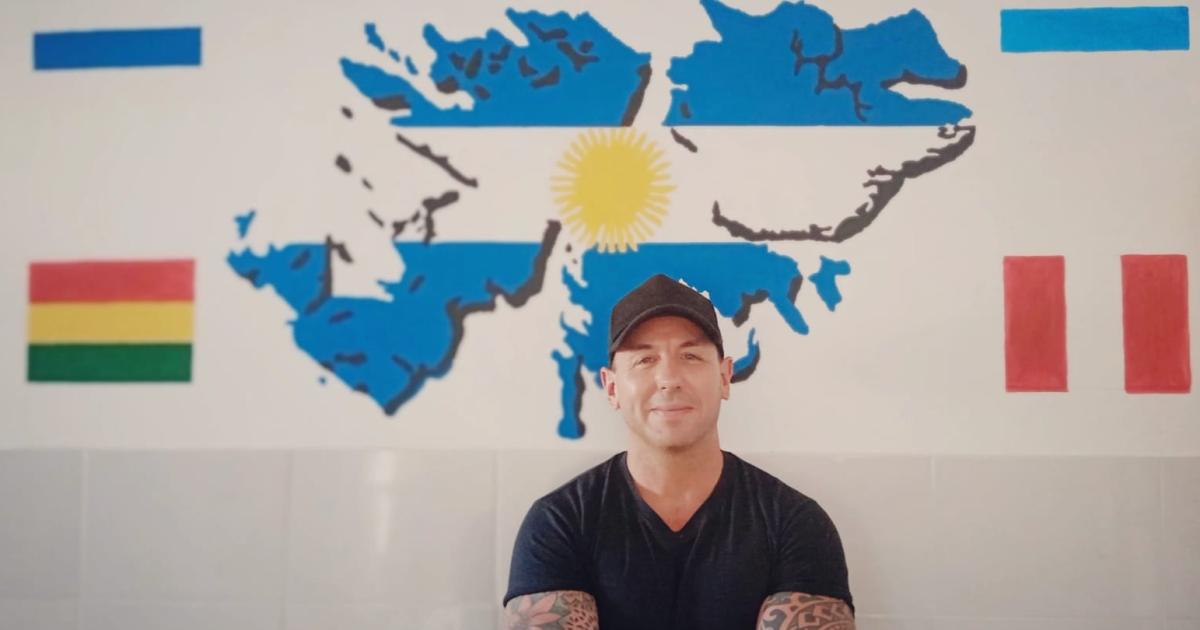 Damin Karalitzky es el creador del nuevo proyecto Esquina Malvinas