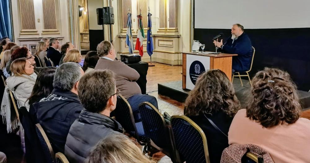 El encuentro tuvo aproximadamente 200 asistentes
