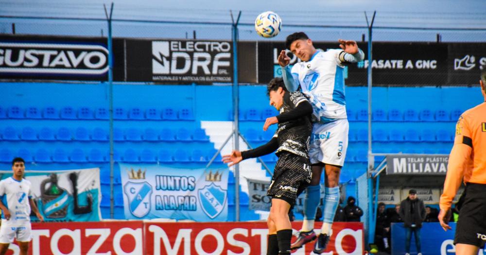 El Gasolero y el Albinegro disputan un duelo clave en Turdera