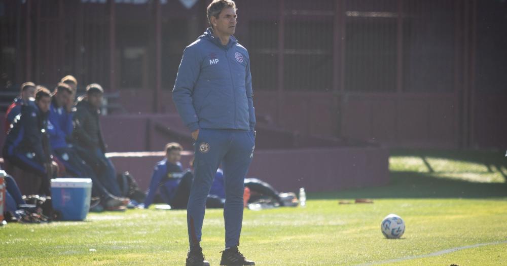 Mauricio Pellegrino sigue esperando la llegada de los refuerzos a Lanús