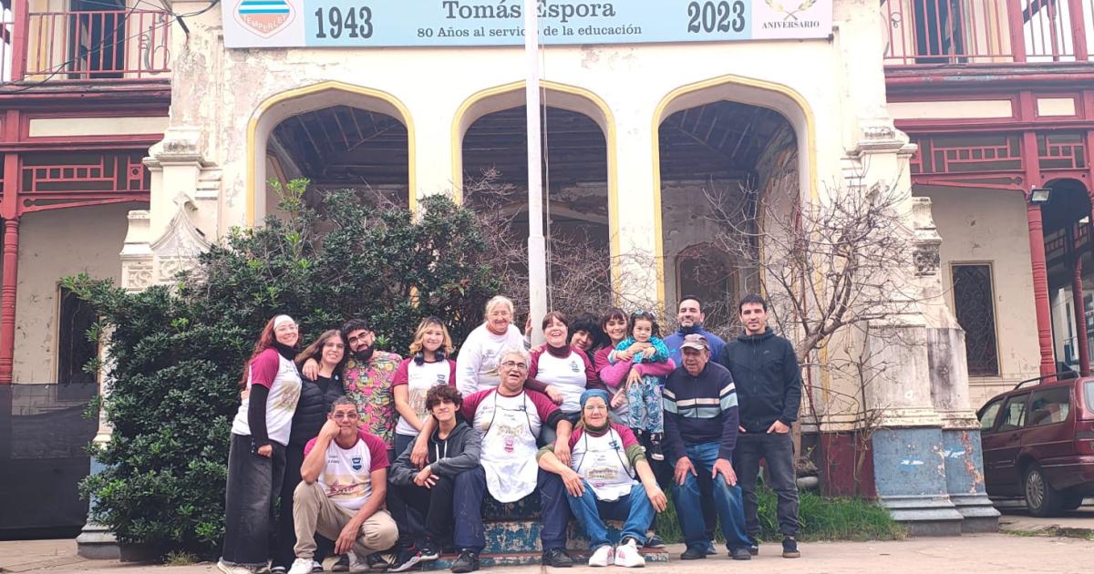 Los vecinos ya pueden reservar la comida y de esa manera ayudar al emblemtico colegio de Temperley
