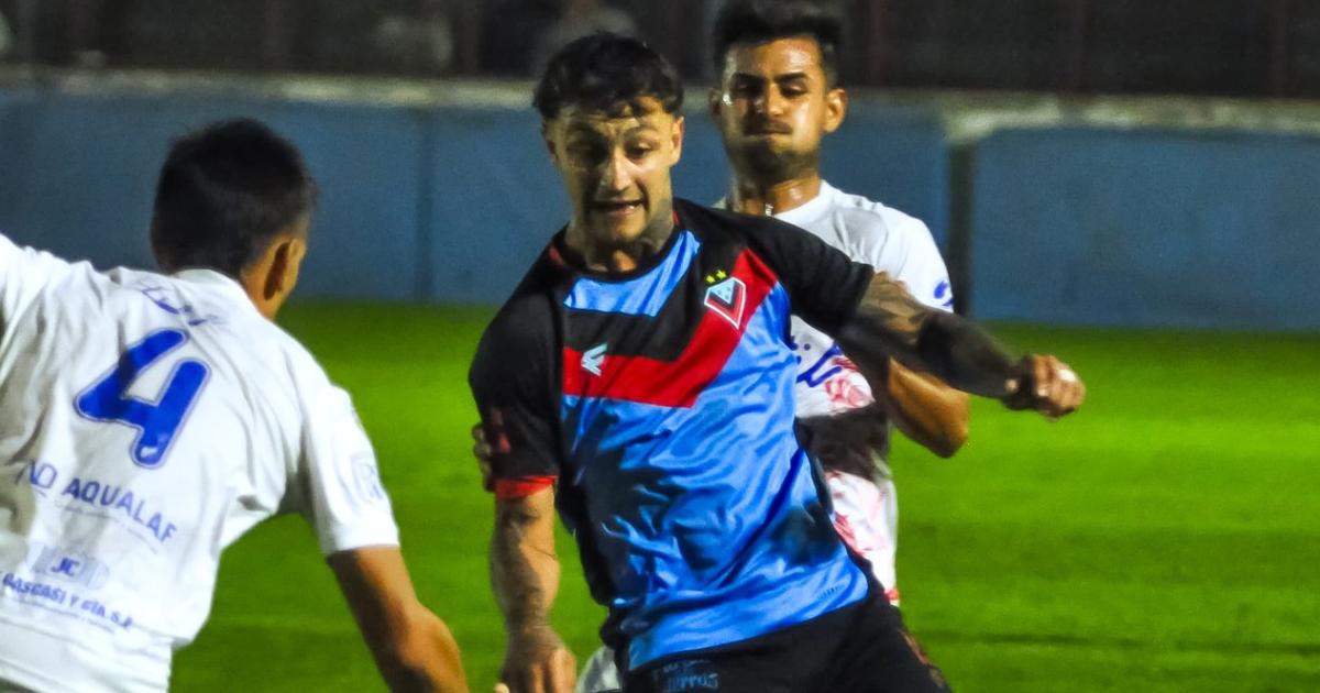 Ayrton Snchez jugó 12 partidos como titular en el semestre para Brown de Adrogué