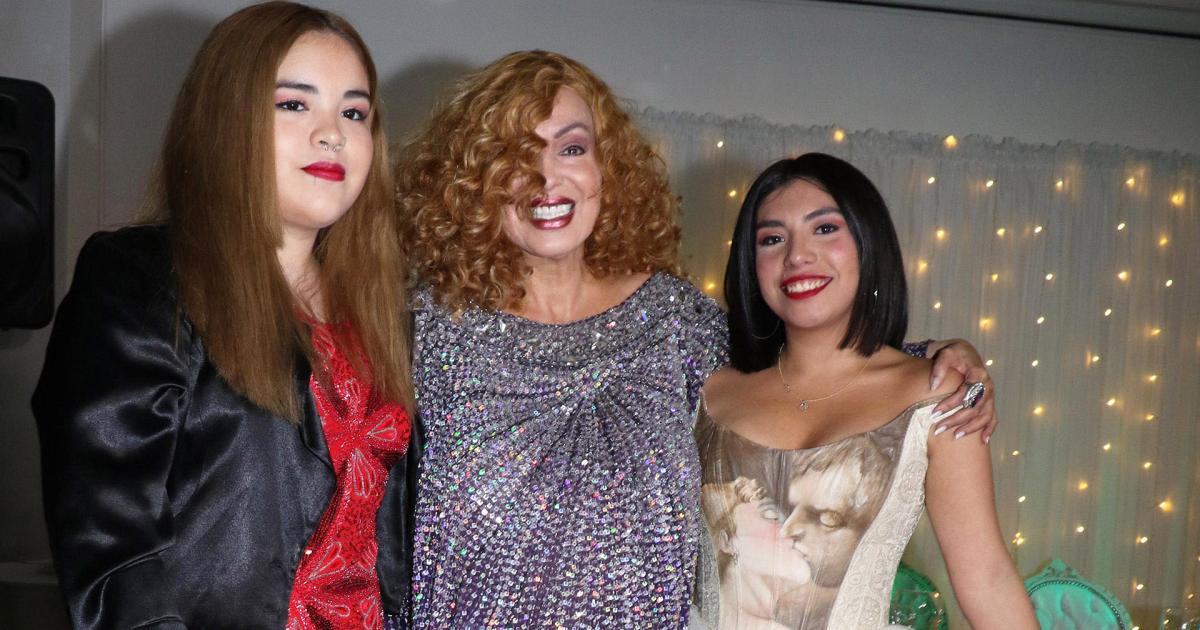 Beatriz Salomón con sus hijos