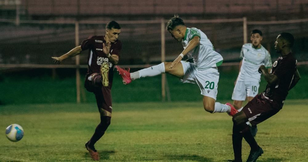 Así definió Adoryan para darle el triunfo a Banfield en la Vitoria Cup