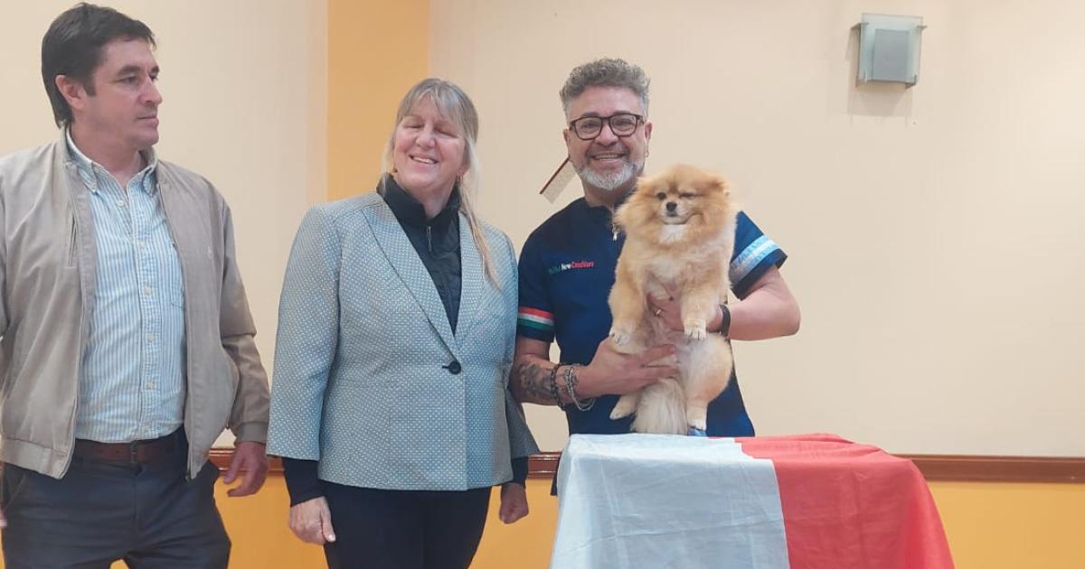 El ganador llevó a sus propios perros a la competencia