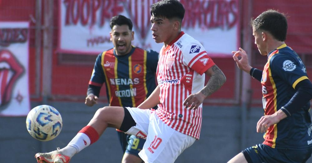 Los Andes repartioacute puntos con Colegiales y no pudo despegar