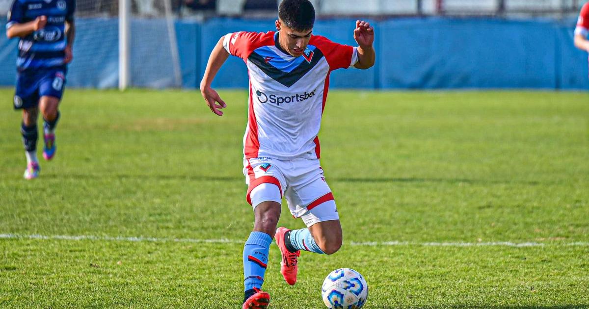 El juvenil de 21 años hizo su estreno con la camiseta tricolor